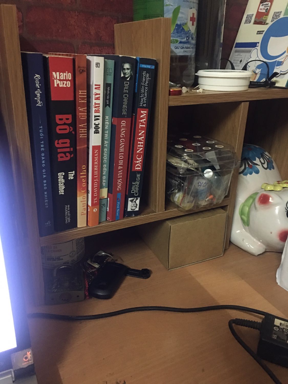 Ship giao trước 1 ngày so với hẹn. Kệ khá chắc chắn, giá thì quá ư là rẻ. Rẻ nhất trong các shop mình xem qua, kệ đúng mẫu mình chọn và đúng hình ảnh shop đăng. Cho shop 5⭐️