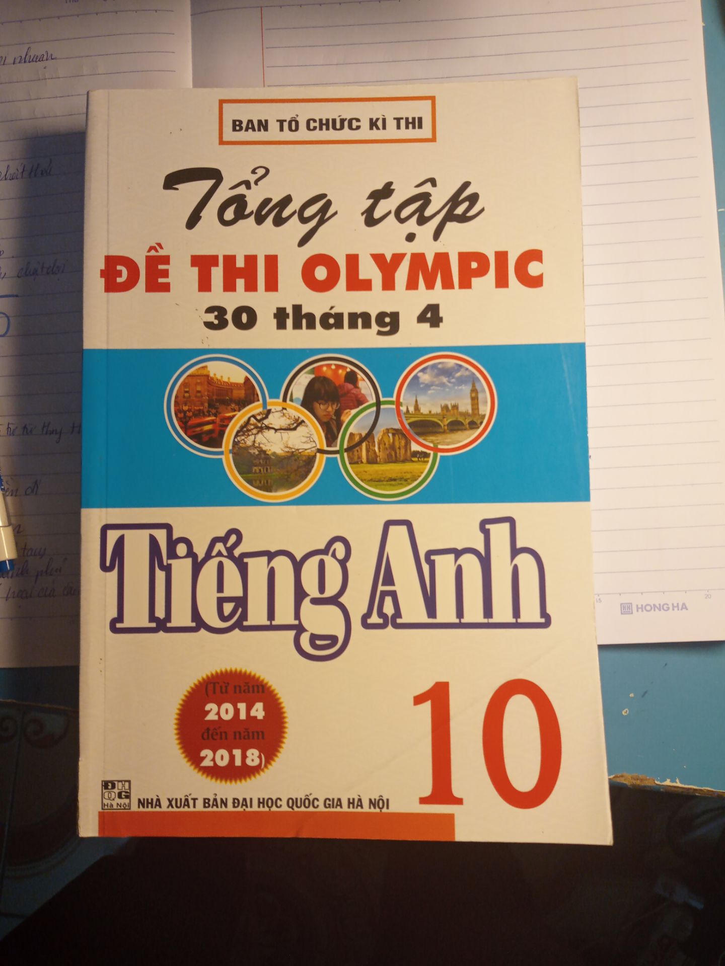 khá ok, RẤT DÀY, so với giá thì siêu rẻ! tuy nhiên lúc giao cho mình thì bị gập bìa, nhưng mình ko chú ý hình thức lắm nên quá dc với tầm giá. giao rất nhanh, mình đặt chiều thứ Bảy (ngày nghỉ) mà thứ 2 có hàng r. chất lượng sách thì khỏi bàn ha xd