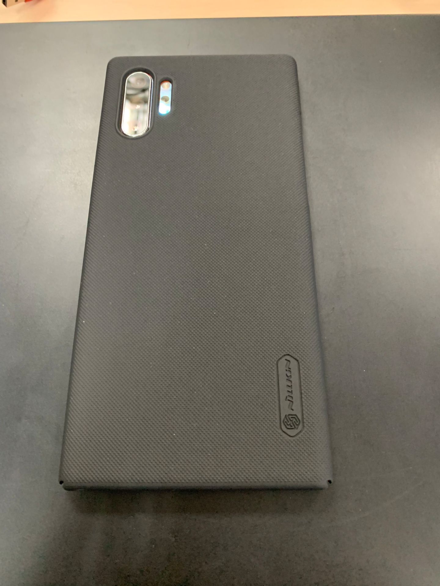 vừa khít, ốp nhám cầm khá chắc tay. tuy nhiên sẽ ko bảo vệ được màn nhé. vừa khít, ốp nhám cầm khá chắc tay. tuy nhiên sẽ ko bảo vệ được màn nhé.