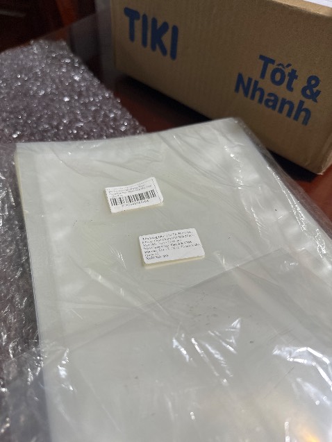 Đơn hàng 1 mặt nhám 1 mặt trong mà giao hai mặt trong suốt như túi nilon
