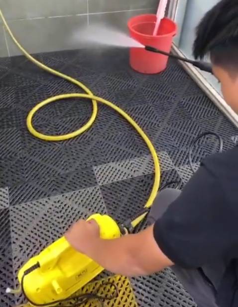 Máy này chỉ để phun sương tưới cây chứ không đủ lực nước để rửa xe. Sản phẩm tệ, không như quảng cáo.