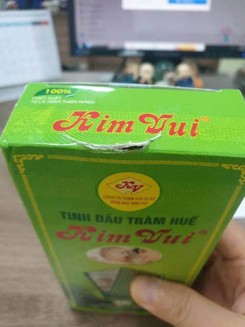 Giao hàng nhanh, mình đặt 3 lọ thì cả 3 lọ đều bị rách bao bì và bong tem, không hiểu vì sao. Chưa dùng nên chưa đánh giá được chất lượng, mùi thơm nhè nhẹ Giao hàng nhanh, mình đặt 3 lọ thì cả 3 lọ đều bị rách bao bì và bong tem, không hiểu vì sao. Chưa dùng nên chưa đánh giá được chất lượng, mùi thơm nhè nhẹ