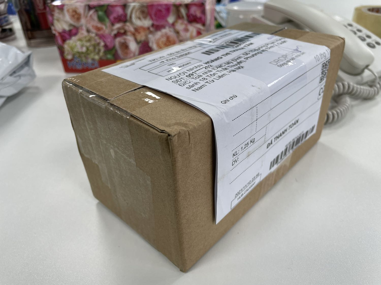 Giao hàng khá nhanh, đóng gói đẹp và chắc chắn, chưa dùng nên chưa biết mùi hương thế nào, nhìn chung thấy rất hài lòng