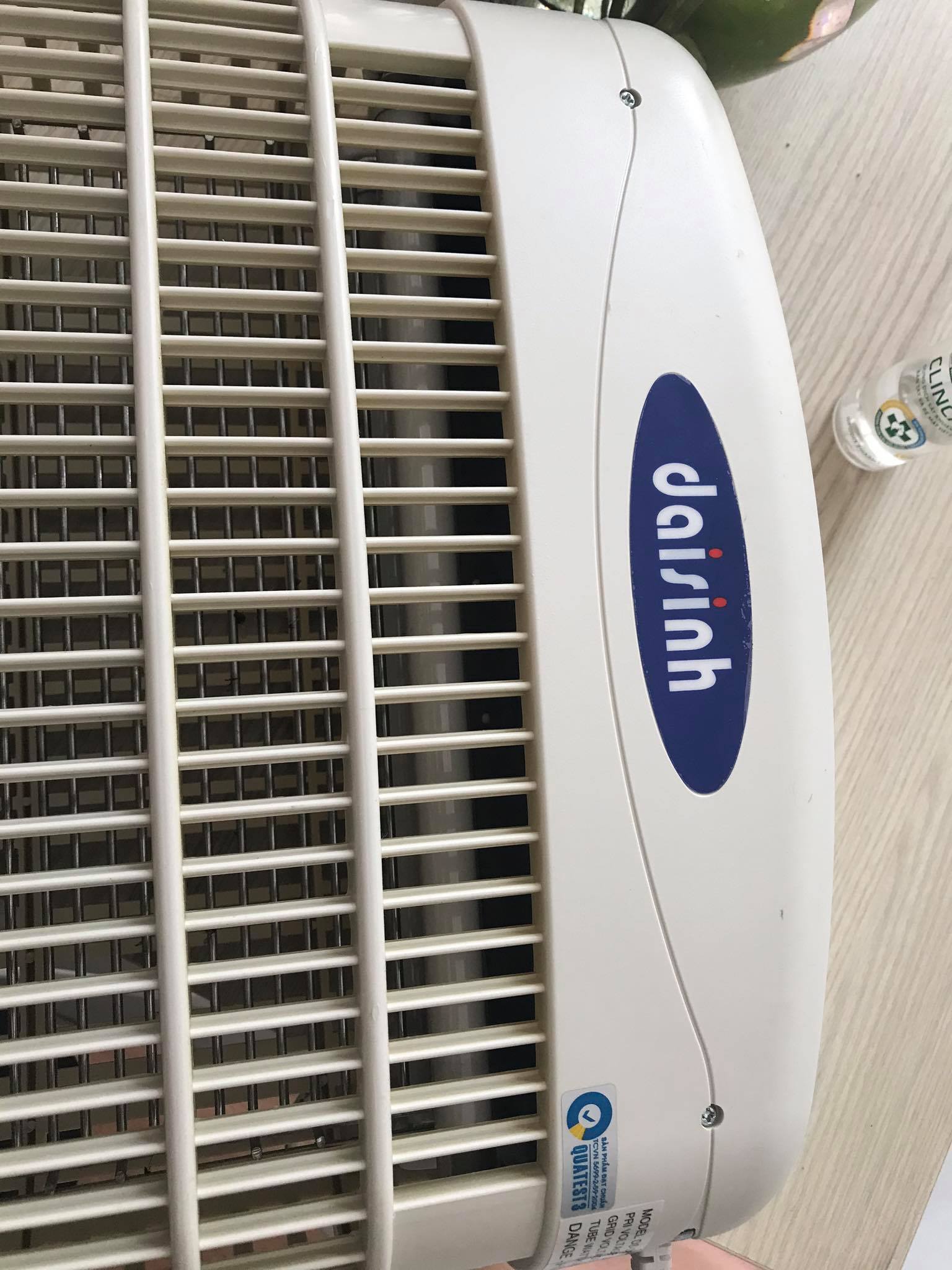 Trước giờ mua hàng ở tiki rất rất nhiều lần rồi nhưng đây là lần đầu tiên mình thất vọng đến như vậy. Khâu vận chuyển mình không phàn nàn vì giao hàng trước dự kiến nhưng sản phẩm giao lại không đúng. Hình thì đang bóng F8T5BL dài thì lại giao cho mình bóng cong mà cũng không phải của đại sinh nữa mà là của hãng khác, bóng được giao lại càng không thể sử dụng được trên máy DS-D82 như mô tả. Mình muốn trả hàng