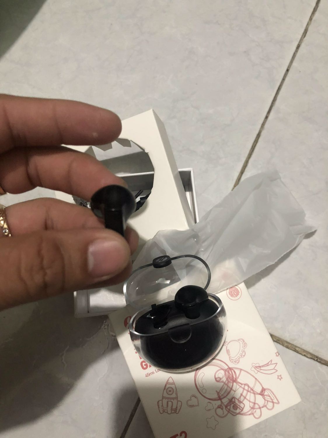 Hàng quá ok luôn. Đóng gói kĩ có chống sốc. Nghe êm tai hk bị chát. Sẽ ủng hộ típ.