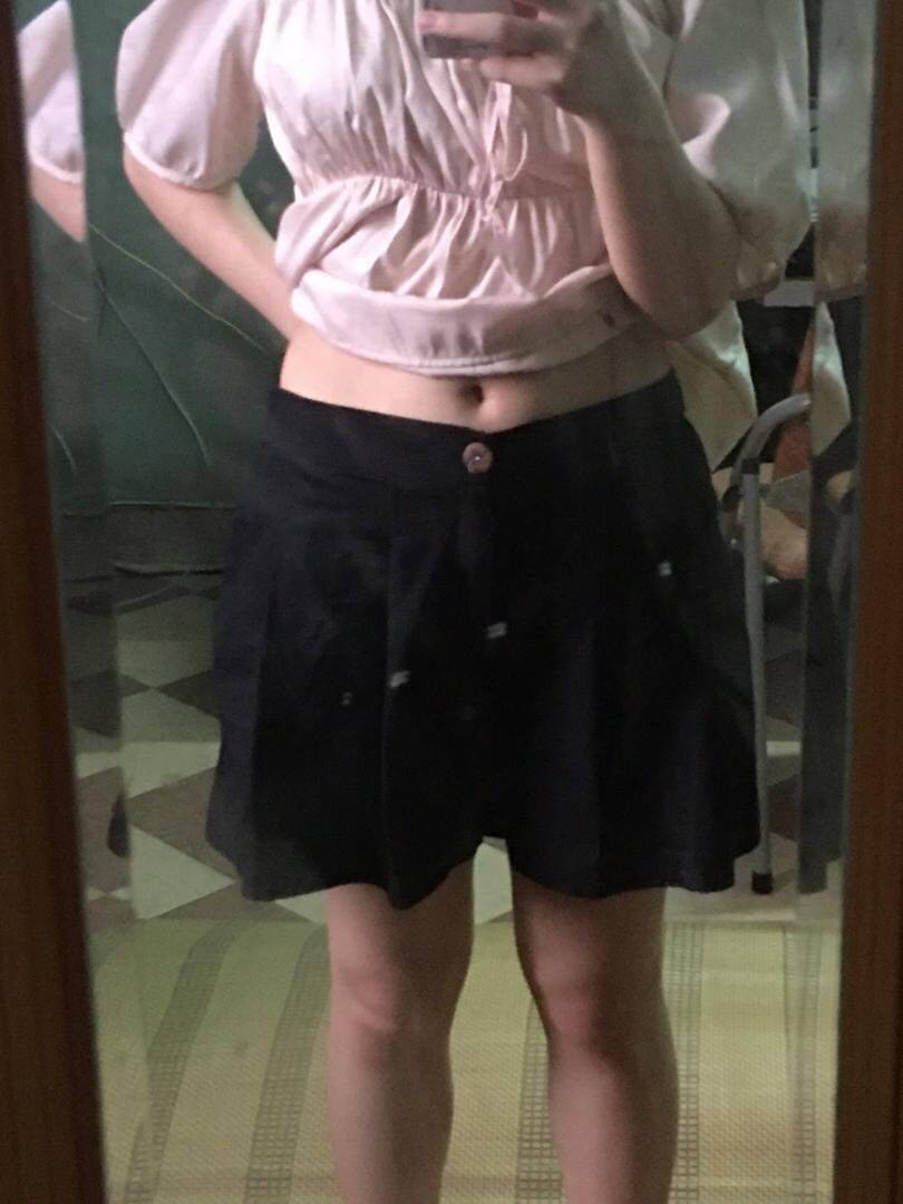 Quần rất đẹp , vải dày dặn , đường may đẹp , shop hỗ trợ rất nhiệt tình , sẽ ủng hộ shop dài dài 😘😘😘