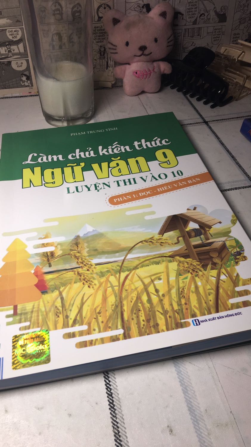 Sách thì ổn cực kì, nhưng mà mình nghĩ sách nên bọc thêm 1 lớp ý ạ, vì về thấy sách bị xước. Nội dung sách thì khá hay, tóm gọn được các ý chính (nhưng chưa đầy đủ hết) sách được phân chia sơ đồ tư duy nên khá dễ hiểu. Nói chung bạn nào học kém thì nên mua, còn học lực giỏi thì mình thấy không cần thiết lắm ý. (rcm nên mua phần 1 thôi nhé, p2 mình thấy không cần lắm)