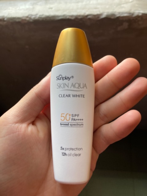 Giao hàng nhanh, thấm khá nhanh, nâng tông nhè nhẹ, dùng lần đầu hơi ngứa da một xíu. Tháng sau mua tiếp :))