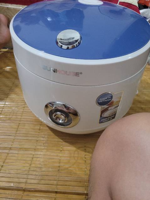 cái thứ hai hơi  hở chỗ tem bảo hành nhé Shop