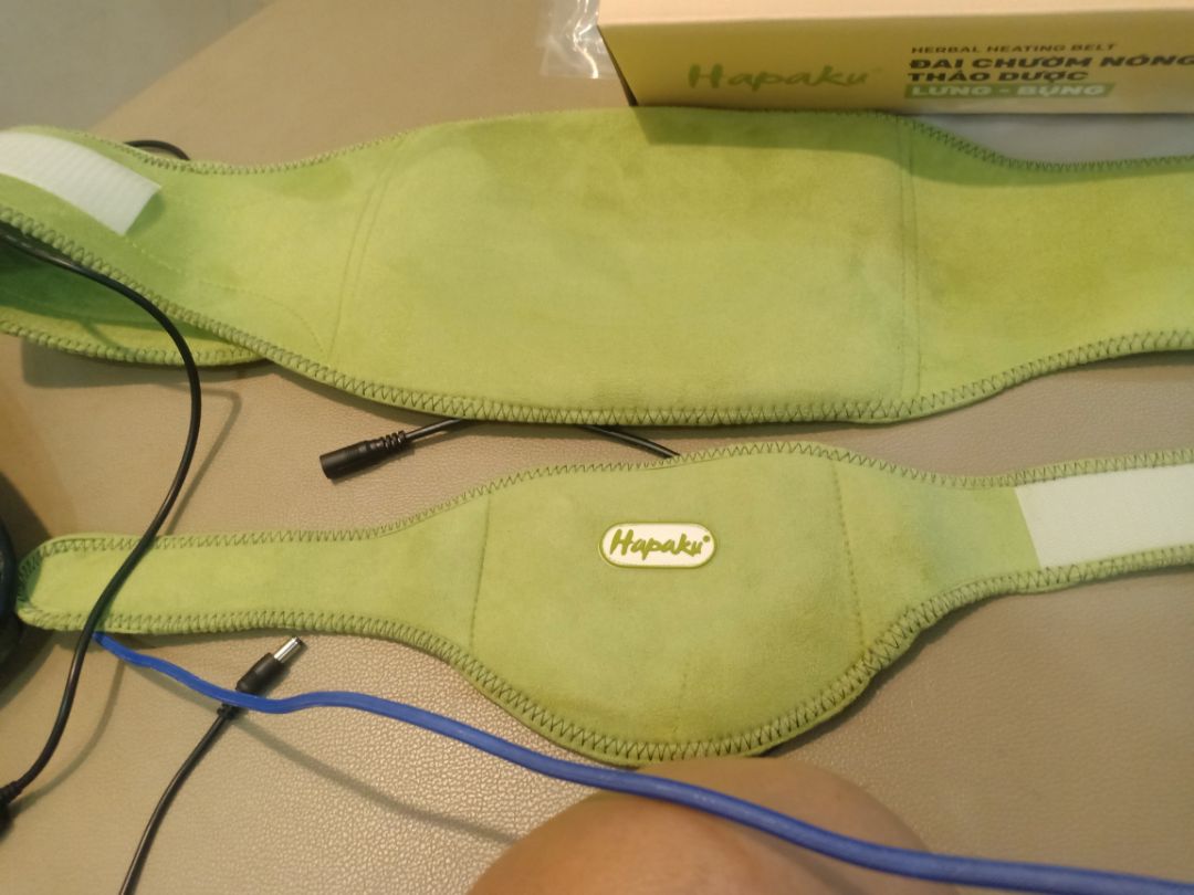 sau khi biêt bị thái hóa đốt sống cổ và thoát vị đĩa đệm,wa tìm hiểu mình đã QĐ mua Đai chườm thảo dược Hapaku, qua hệ thống TIKI, sau 2 ngày mình nhận đc hg, rất nhanh, đóng gói rất cẩn thận. Sản phẩm dùng TUYỆT VỜI, thật ko ngờ vô cung dễ chịu. minh tiếp tục mua luôn đai LƯNG. Thảo dược rất thơm sau sd thấy nhẹ, khớp êm đau nhức giảm hẳn dùng thời gian nưa xem kq như the nào. cứ đà này zẽ rất tốt cho khớp. túi thảo dược dễ mua, do nhà cung cấp bán các bạn chỉ cÀn gọi điện zẽ đc chuyển đến tận nhà cho bạn sdụng