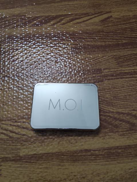 Hinh thức đẹp. Kem dễ tán.