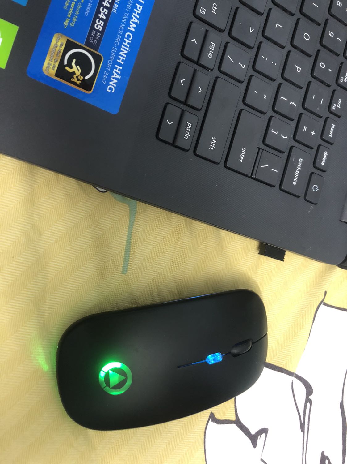 Sản phẩm ổn trong tầm giá. Chuột êm, nhạy, không tiếng click.
Tuy nhiên chuột quá mỏng, nhỏ chỉ phù hợp với trẻ em hoặc phụ nữ có bàn tay nhỏ