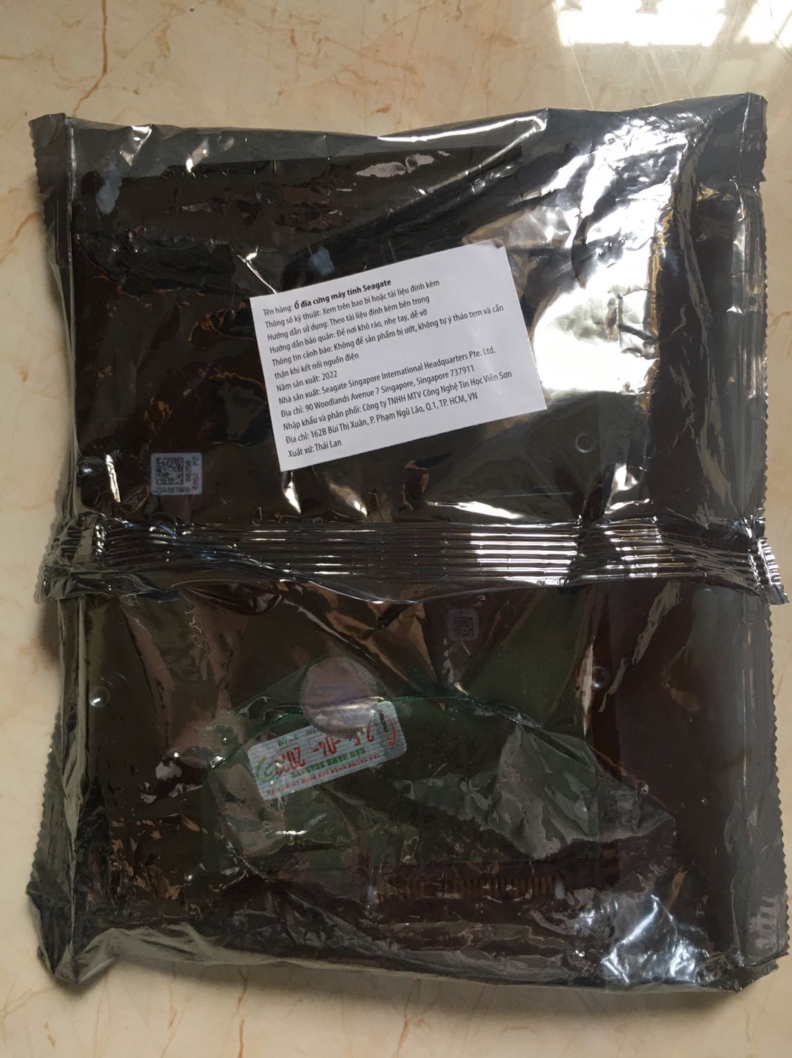 hàng ok nhưng đóng gói còn lỏng lẻo ,tới chỗ thì xốp 1 bên ,ổ cứng 1 bên.shop nên kỹ hơn đối với ổ hdd. hàng ok nhưng đóng gói còn lỏng lẻo ,tới chỗ thì xốp 1 bên ,ổ cứng 1 bên.shop nên kỹ hơn đối với ổ hdd.