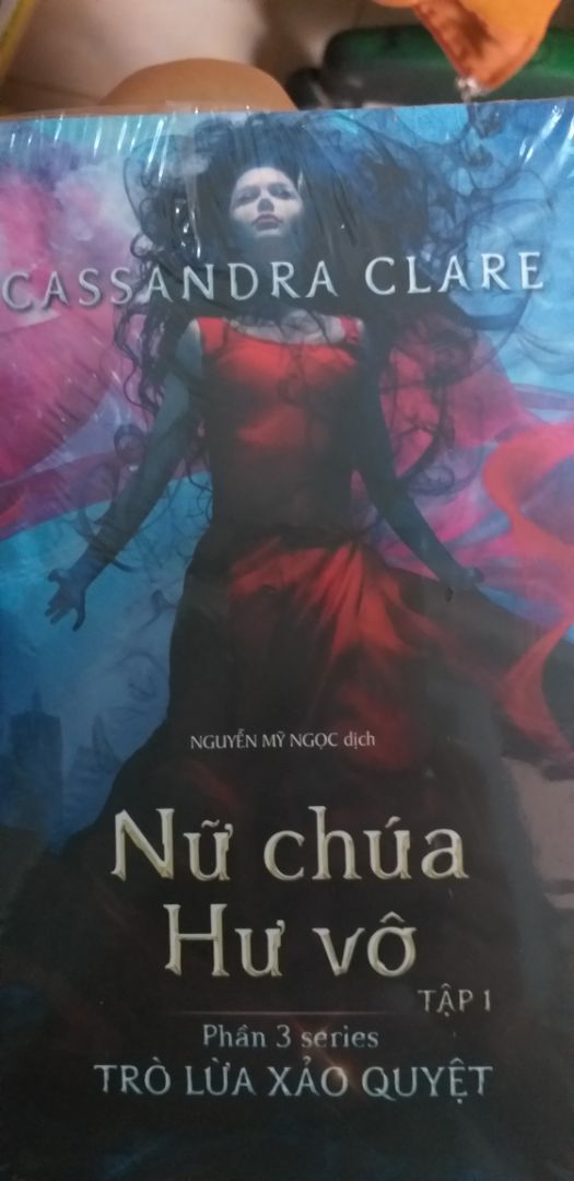 Tiki giao hàng nhanh. Hy vọng tập này không bị lỗi chính tả như mấy tập trước.
