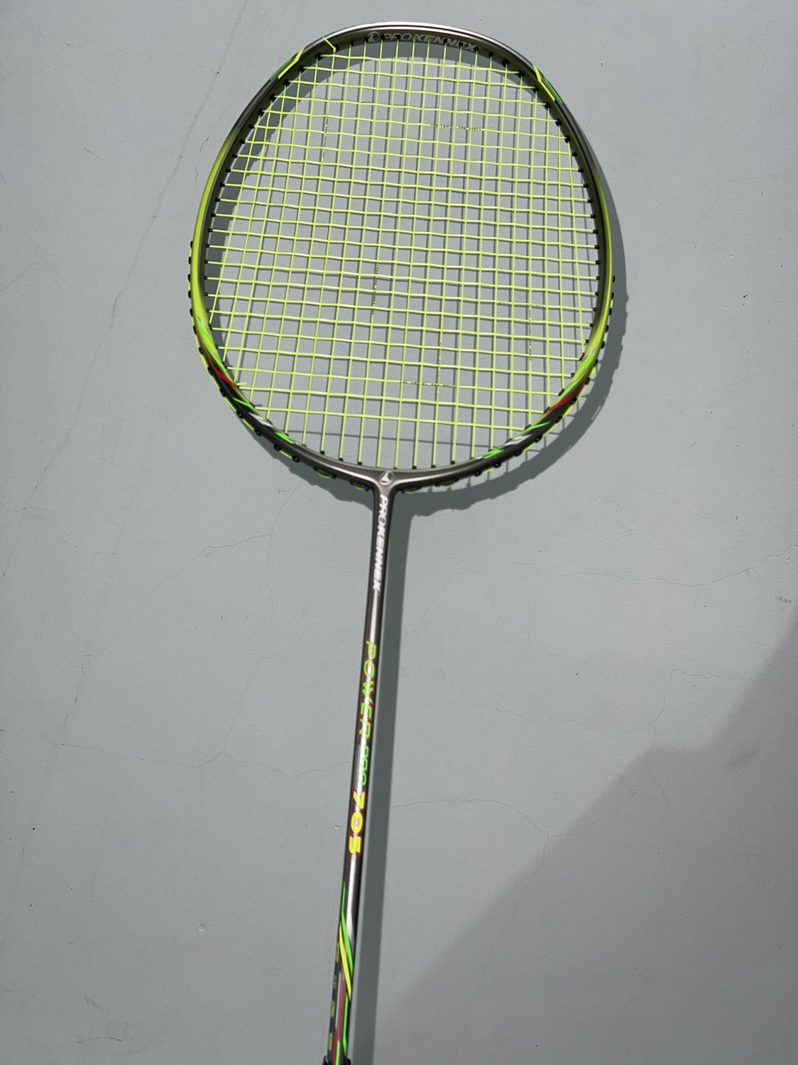 Vợt giao đúng hình ảnh, nhẹ, chưa *** ngoài sân nhưng thấy rất ưng ý