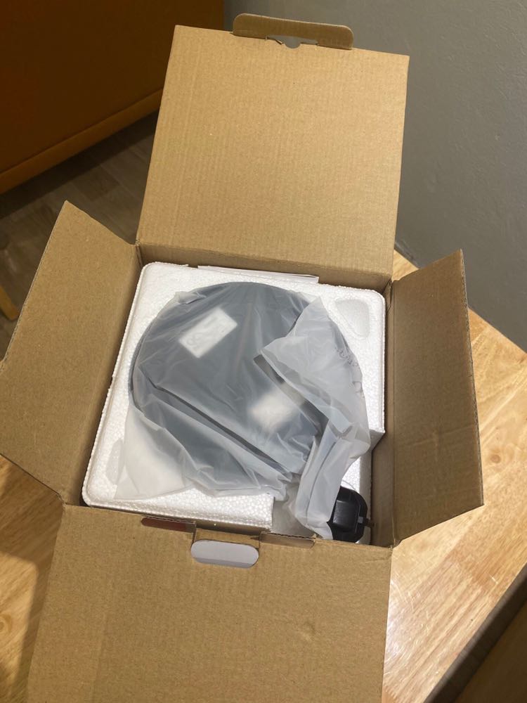 1 chiếc săn sale ưng ý nhất trong suốt cuộc đời mua hàng trên mạng của mình. Ui cha cái bình thiết kế nó đẹp thiệt đẹp, nhìn ảnh thấy hơi ảo mà thực tế nó đẹp ghê gớm các bạn. Hộp đóng gói cực chắc chắn, bên trong có sốp bọc sản phẩm chống va đập, chưa biết chất lượng ra sao mà đã rất ưng ý rồi ạ. Xứng đáng với số tiền bỏ ra, tiền nào thì của đấy các cụ  nói không thể nào chính xác hơn. Cho shop 5*