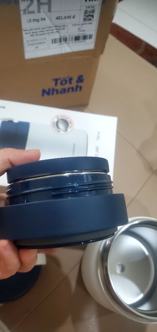 Không như mong muốn lắm vì ca hơi bé, nhám vỏ là lớp mạ vs sẽ ko thích lắm, cộng thêm một chút lỗi vỡ nhỏ ở vòng xoáy trên lắp ( vẫn xoáy đc hì vọng ko vỡ thêm)