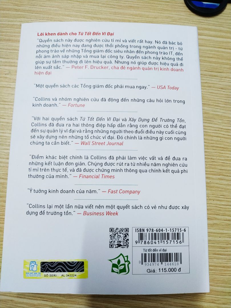 Siêu phẩm của siêu phẩm. Đúng như tin đồn cuốn sách ảnh hưởng nhất mọi thời đại. Rất phù hợp cho những ai đang muốn và đã làm chủ doanh nghiệp nhé. ( tìm hiểu nguyên tắc con nhím nhé!!!!). Dịch vụ tiki siêu xịn. Giao hàng kiểu gì mà tối hôm trước đặt, hôm sau chưa mở mắt anh ship đã hò reo rồi. hehe. Cảm ơn anh ship vui tính, cảm ơn tiki nhiều nhaa.