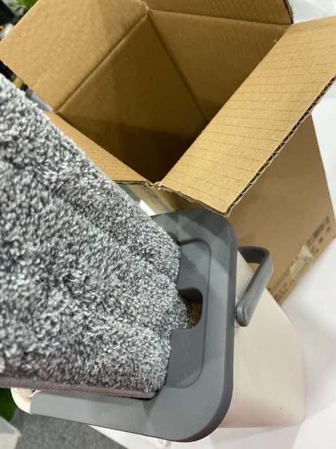 Hàng chính hãng uy tín ngút trời, giao hàng thần tốc không nói nhiều. Đặt 2 tiếng sau giao liền, bông lau mềm mịn sờ thích lém, gọn gàng tiện lợi không cồng kềnh như  mấy bộ tròn, giá thành hợp lý 200 cành