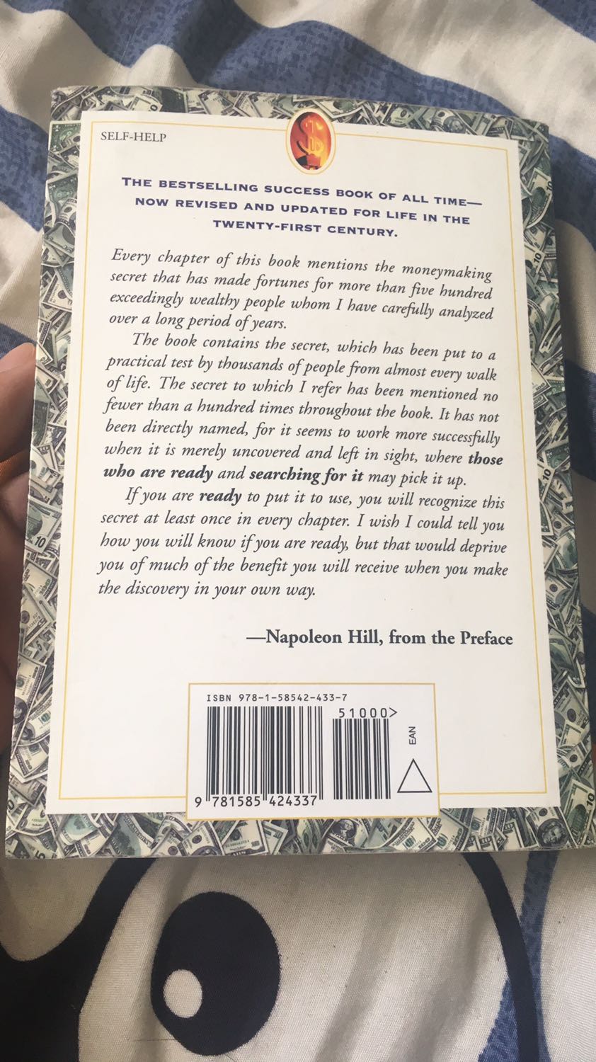Sách hay, chất lượng bìa và giấy rất tốt, bìa được bọc ngoài lớp ni lông rất chặt. Hình như sách nhập khẩu, mức giá này là quá ok cho giá trị cuốn sách mang lại!
Nội dung sách: Sách này ko chỉ dành cho những ai muốn làm giàu, nó còn là cuốn self-help đầy tâm huyết của Napoleon Hill khi giành phần lớn thời gian trẻ của mình để nghiên cứu những người thành công nhất nước Mỹ (don't take it for granted!). Do vậy, cuốn sách hầu như đã cover hết insight cốt lõi của self-help nói chung.
Đọc bản tiếng Anh thực sự tuyệt hơn nhiều so với bản tiếng Việt, mình đã đọc bản tiếng Việt nhưng thực sự nó không ngấm như bản tiếng Anh này.
Mong các bạn đọc được sẽ thành công và tràn đầy sức khoẻ.! 
Godbless!