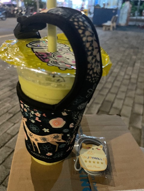 Hàng giao nhanh, tốt, có thêm quà tặng dễ thương