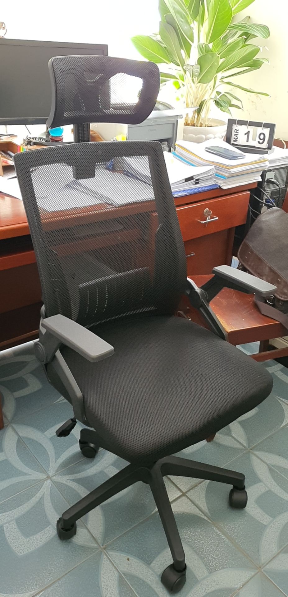 Hàng y như hình, shop giao nhanh và nhiệt tình hỗ trợ. Sản phẩm lắp ráp dễ, ngồi thoải mái. Nói chung vừa lòng với sản phẩm