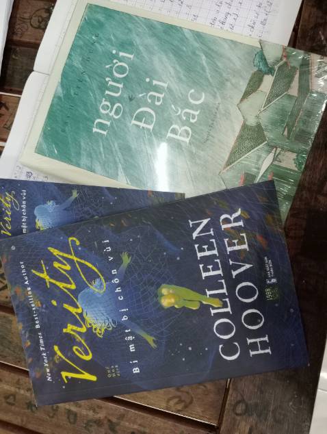 mình thích cái bìa sách quá ạ, đẹp qtqđ