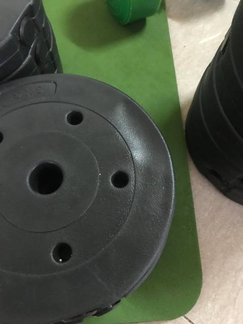 tạ của em thì không bị xước hay bị vỡ, nhưng mà cái thanh nối 1 đầu bị méo như trong hình , không nối được với tay cầm ạ, mình vẫn cho 5 * nhưng mà , mọi người cho em hỏi nên fix cái thanh nối thế nào để cho nó nối được với tay cầm ạ.