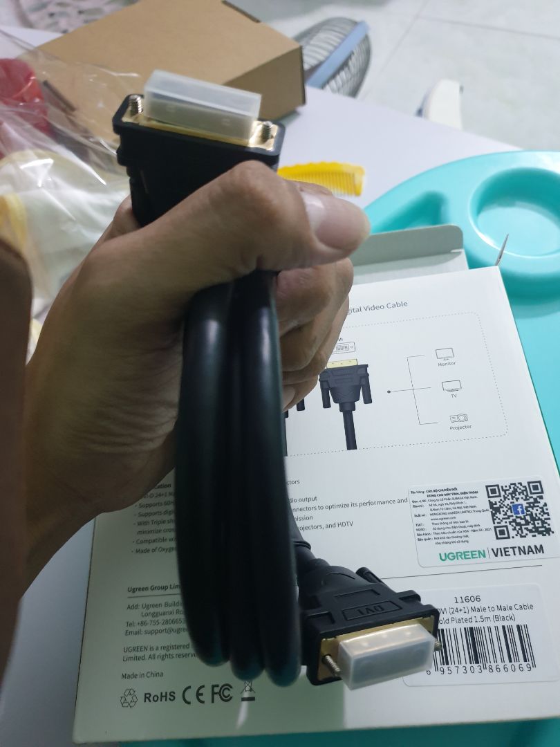 nguyên seal, ngon lành.
cáp cầm chất lượng, mạ vàng 2 đầu. chưa lắp thử. để lắp rồi đánh giá tiếp