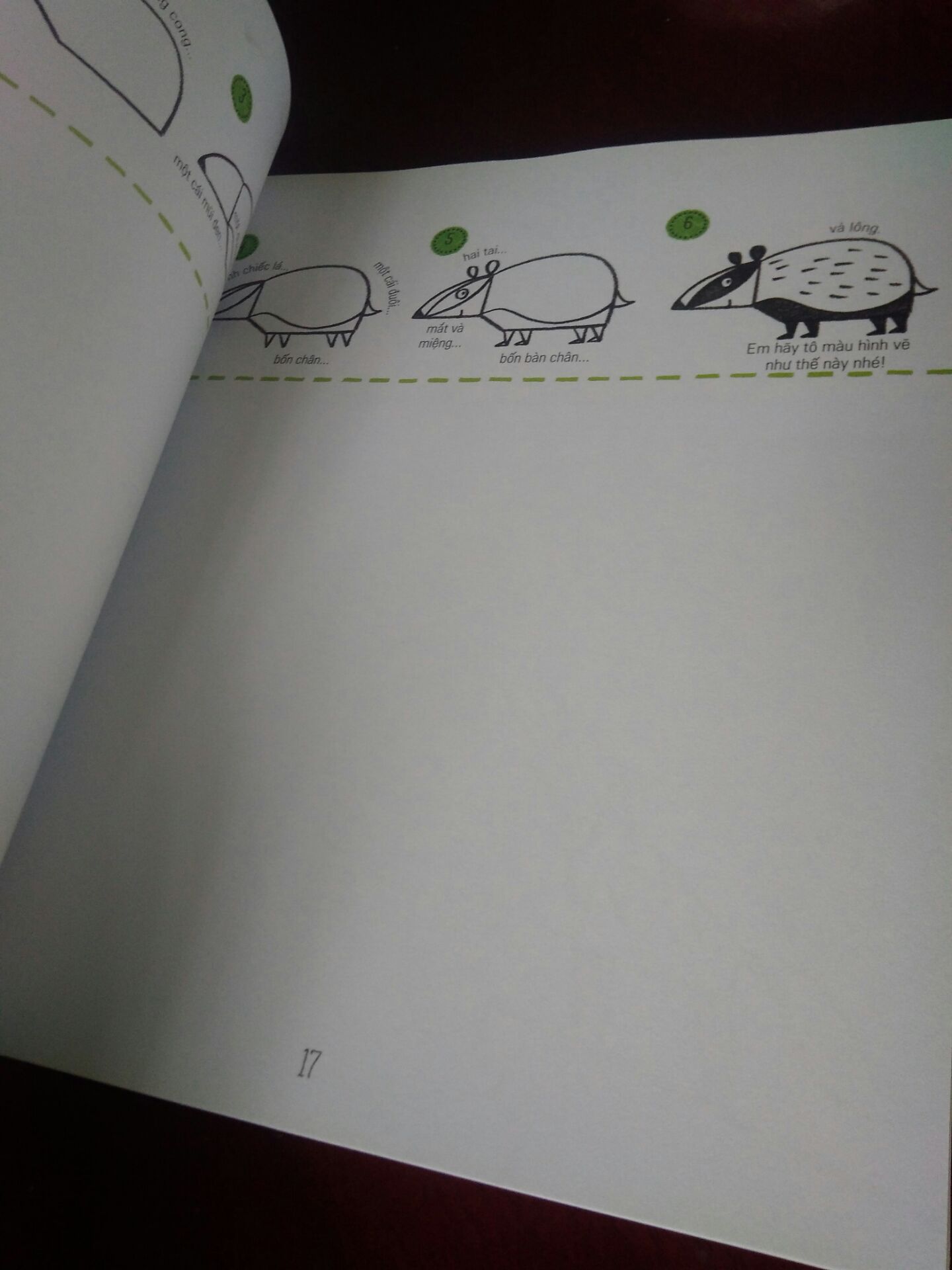 sách rất đáng tiền.
nên mua, người lớn hay trẻ nhỏ vẽ cũng ok hết.