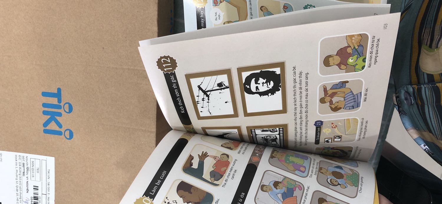 shop bán sách bị thấm nước cho tôi hả? dính thế này tôi đọc làm sao?