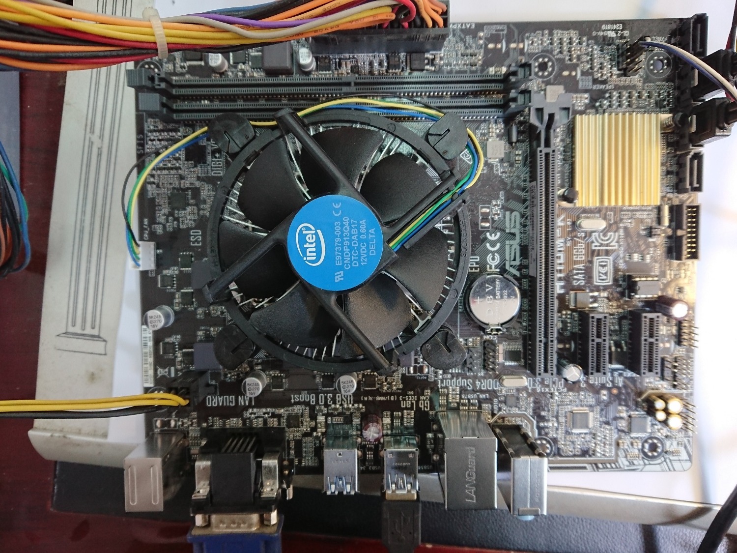 main mới mà mình cắm ko lên. mình đã thử với *** cũ của mình vẫn lên bình thường
tiki hỗ trợ mình gấp, mình đang cần