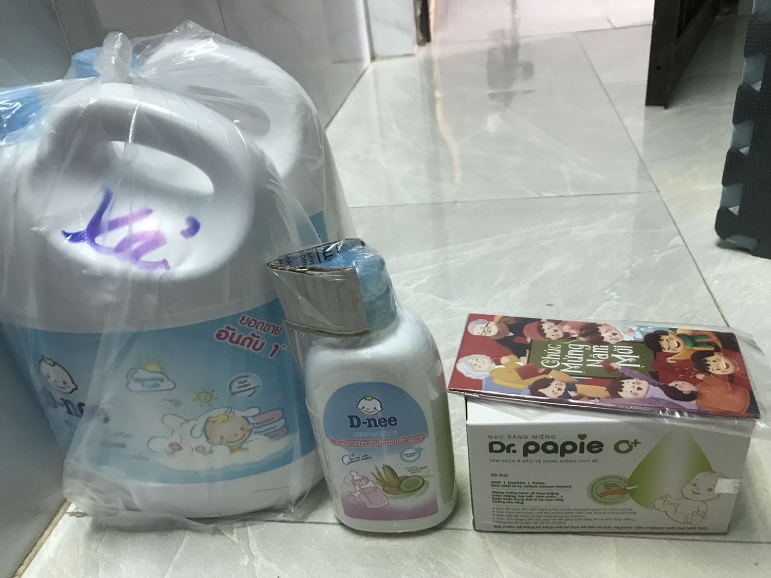 Shop đóng hàng kỹ, chắc chắn. Giao đúng mẫu. Còn được tặng bao lì xì nữa. Cảm ơn shop!