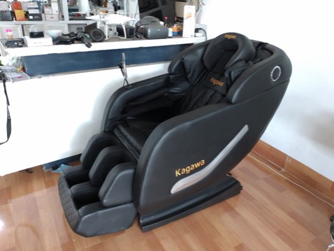 Máy hoạt động êm. Mát xa được nhiều vùng trên cơ thể
Mình đã thử nằm các loại đăt tiền hơn nhưng cảm giác đau.  Dòng này tuy rẻ hơn nhưng masge khá nhẹ nhàng vừa ý mình. Bạn nhân viên hỗ trợ tư vấn lăp đặt hướng dẫn nhiệt tình. Trước mắt là rất ưng ý nha 😍