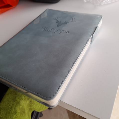 Sổ này đẹp, dày dặn, đáng mua các bác ạ