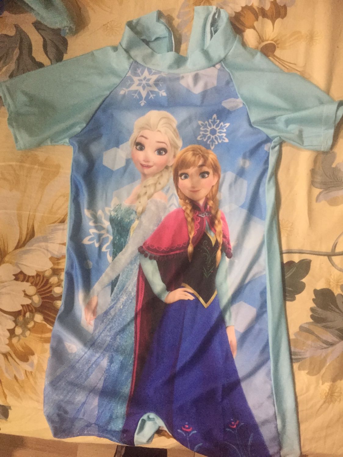 Mình mua cho em gái mình, ẻm năm nay 10t mình mua size 9-10t nó mặc vừa như in. Cảm ơn shop