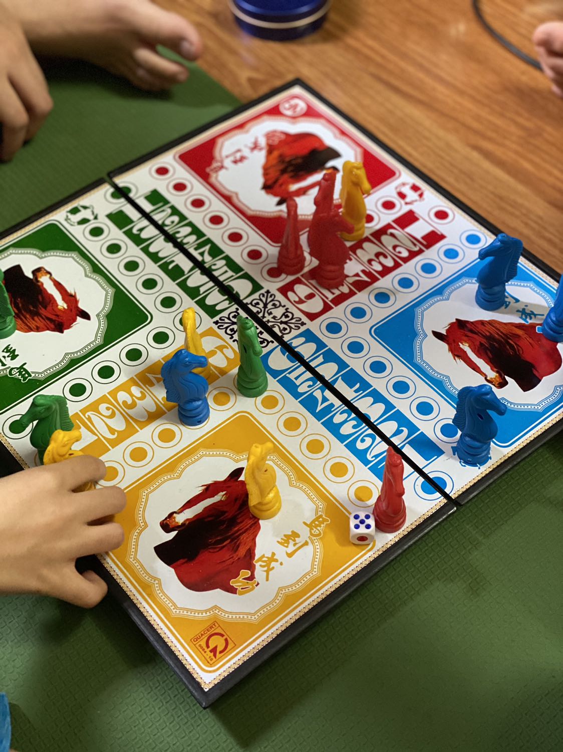 Tổng quan ok, quân cá ngựa đẹp, hút chắc ?
Hút chắc quá lúc đá ko có cảm giác như ngày xưa đá bay vèo ra khỏi bàn ?