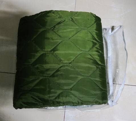 sản phẩm rất thuận tiện để mang theo khi cần thay đổi chỗ ngủ, giặt phơi nhanh khô, tuy không được mềm mại như loại mền dù của Mỹ nhưng với giá cả này cũng được rồi. Shop cần chú ý đóng gói tốt hơn.