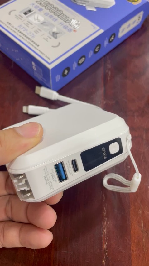 Chào Shop, vui lòng đổi cho tôi cục sạc khác. Tôi mua 3 cục. Nhưng hư 1 cục trắng. Cắm đầu type C không xạc được.