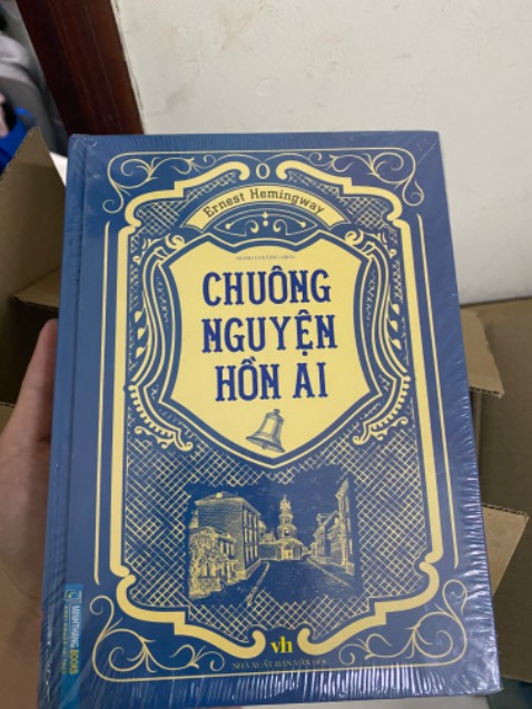 Sách cứng cáp đẹp nma vẫn có lỗi chính tả. Chưa đọc hết nào đọc xong rv choa