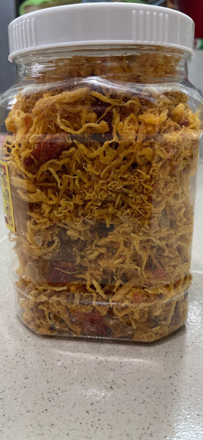 Chờ khá lâu cuối cùng cũng tới 😅. Sản phẩm tốt, đát từ 16/8/2021 đến 16/8/2022, rất xa. Tuy nhiên không thơm ngon bằng khô gà lá chanh