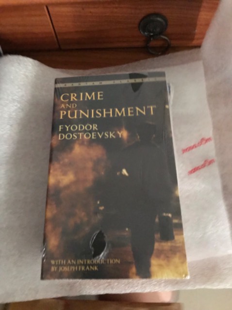 Sách bọc kĩ, mới. Hàng của FAHASA luôn chất lượng, dịch vụ giao luôn xử lí nhanh và tốt. Sách kinh điển với giá này ok quá.