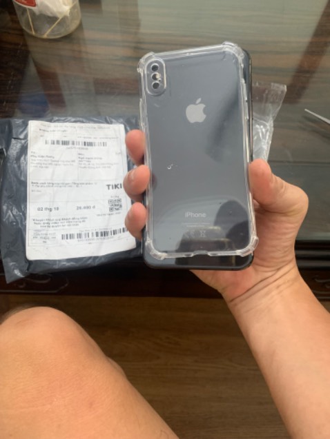 Giao không đúng hàng, đặt mua ốp lưng Iphon xsmax nhưng hàng nhận không lắp vừa vì hụt chiều dài khoảng 10mm, đề nghị đổi trả