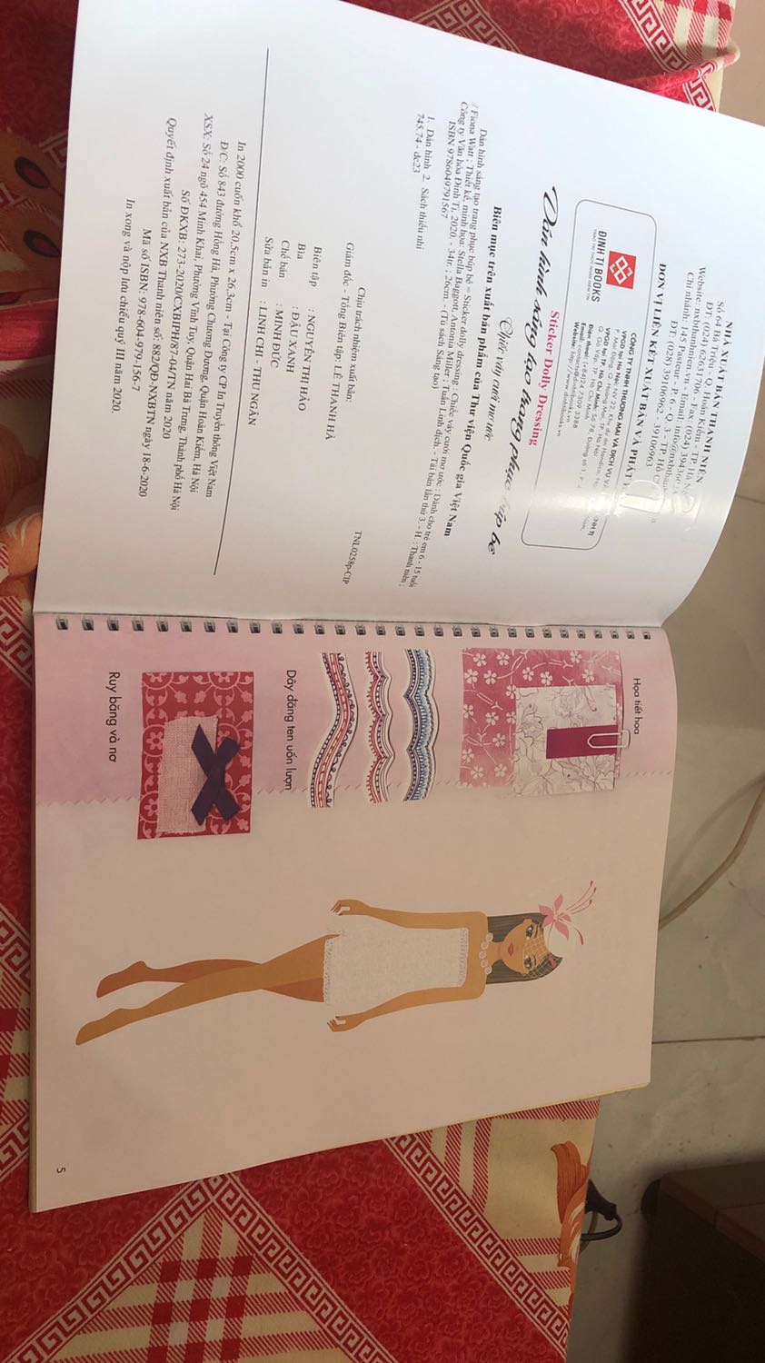 Sách giáo bị thiếu trang.