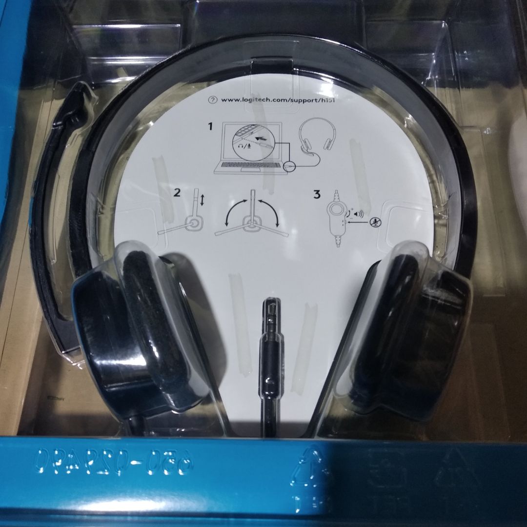 Hàng gói ok, đóng gói và vận chuyển ok. Vì tai nghe giá rẻ nên mic cũng thường thôi Hàng gói ok, đóng gói và vận chuyển ok. Vì tai nghe giá rẻ nên mic cũng thường thôi