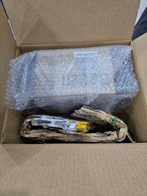 Sao không thấy tặng nước lau sàn?