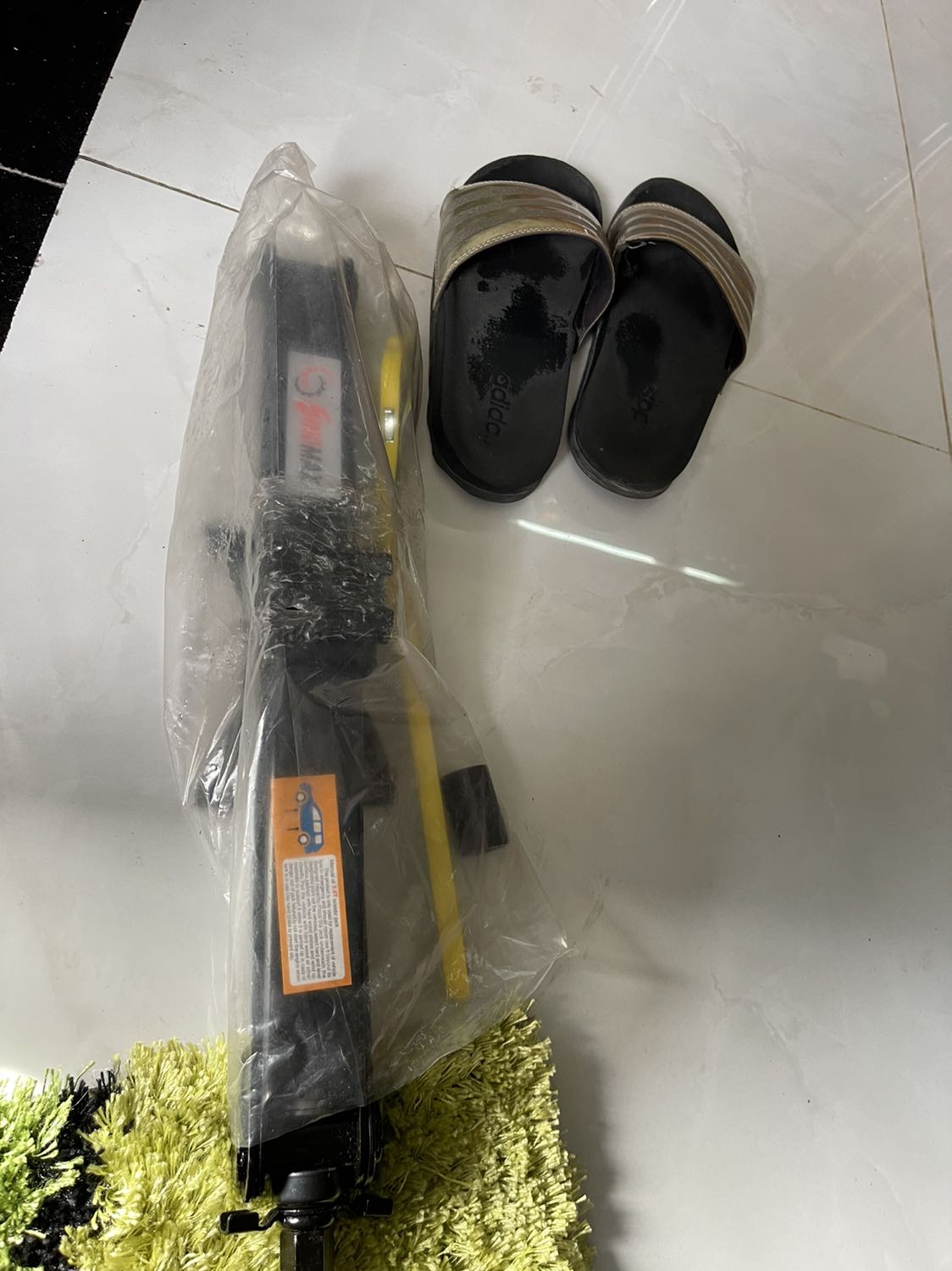 Hàng đúng mẫu, dầy tốt, năng 3 tấn nhe, có cờ lê 2 chiều rất tiện, nên mua