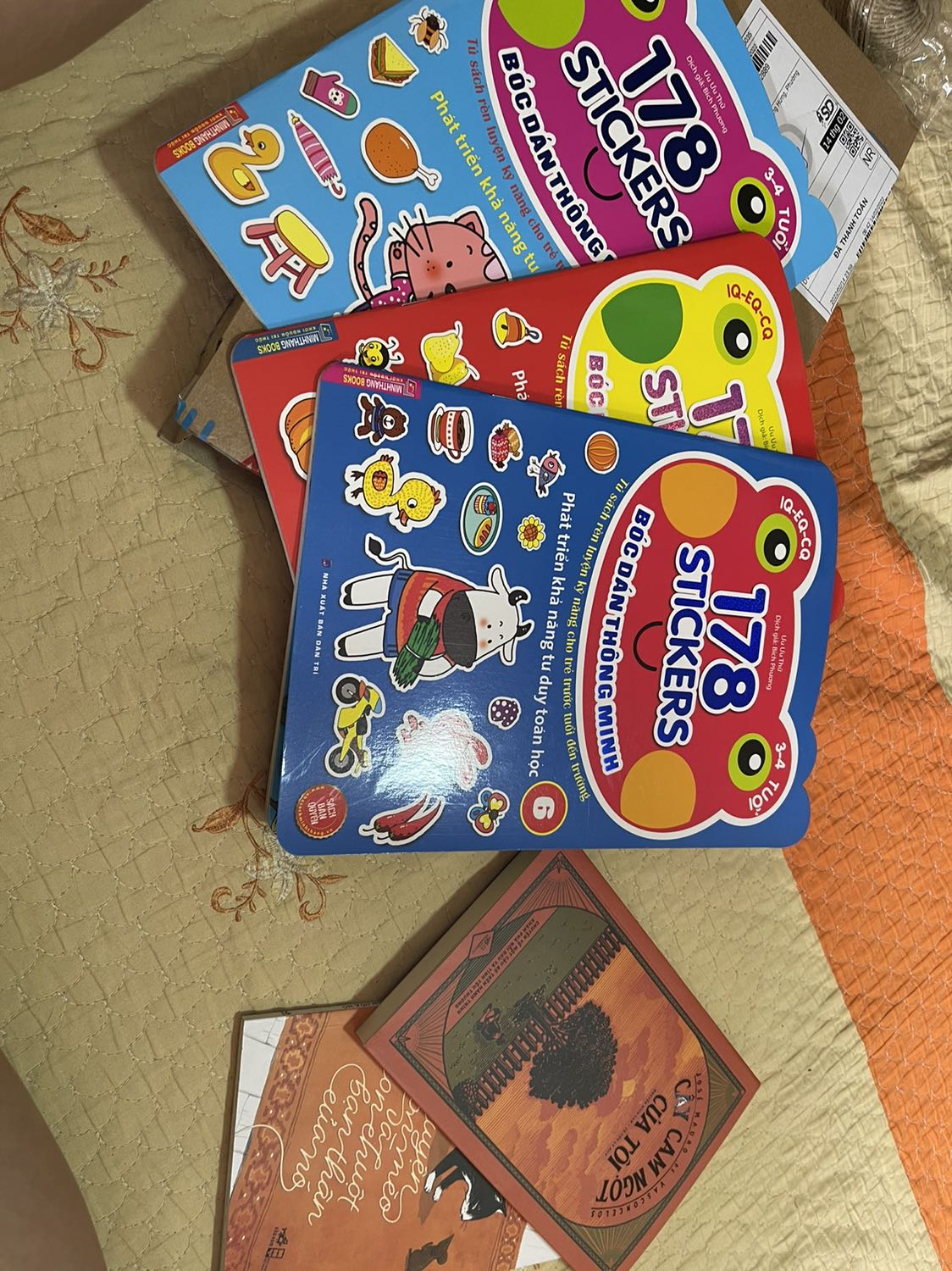 Sách có hình vẽ đẹp, nội dung hay, phù hợp với các bé