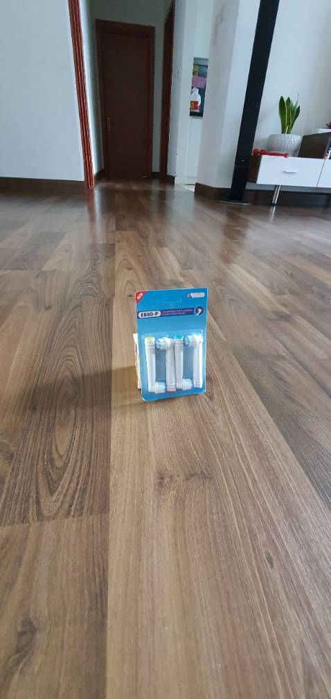 Nói chung là ưng bộ đầu này, cước mềm vừa phải, răng sạch kin kít. Chuẩn máy Oral B ko có gì phải phàn nàn. Đóng gói cẩn thận, giao hàng nhanh, Shop trả lời nhanh nhiệt tình, Giá cả phải chăng