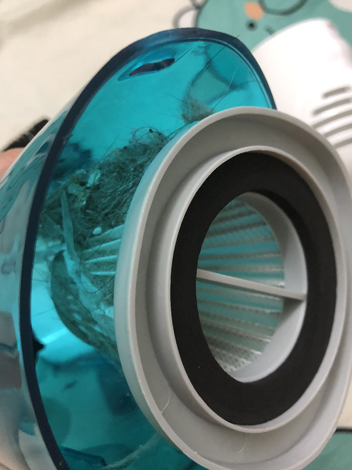 Máy xịn! Hút mạnh! Mới dùng tí đã hút được nhiều bụi nhưng dùng xíu nên tắt vì lực hút lớn nên hút xíu sẽ nóng máy. Mới đặt chủ nhật mà sáng t2 đã giao rồi! Mùa dịch nà giao siêu nhanh! Giá cả với chất lương tốt, nếu bền nữa thì 10 điểm, cảm ơn vì một sản phẩm quá tốt